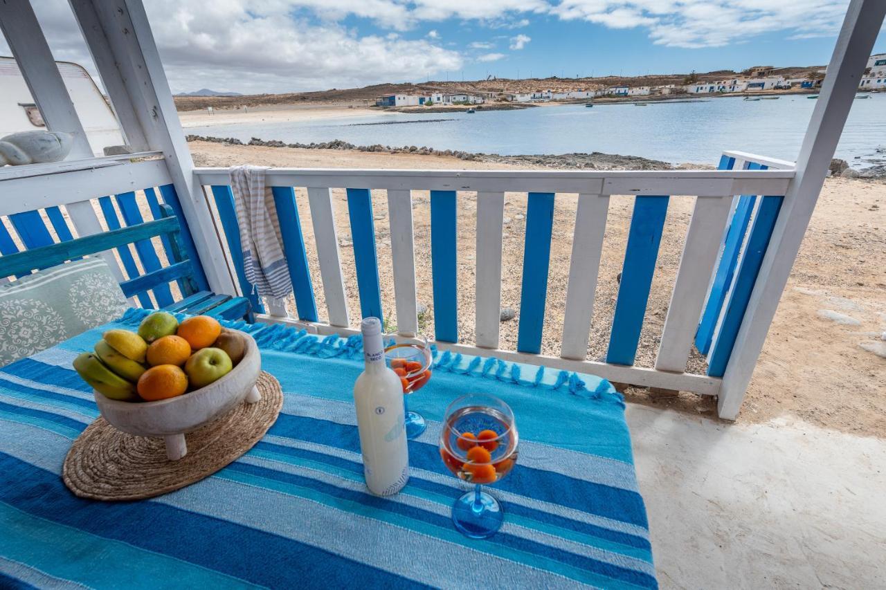 Cabin In Front Of Idyllic Majanicho Beach 외부 사진