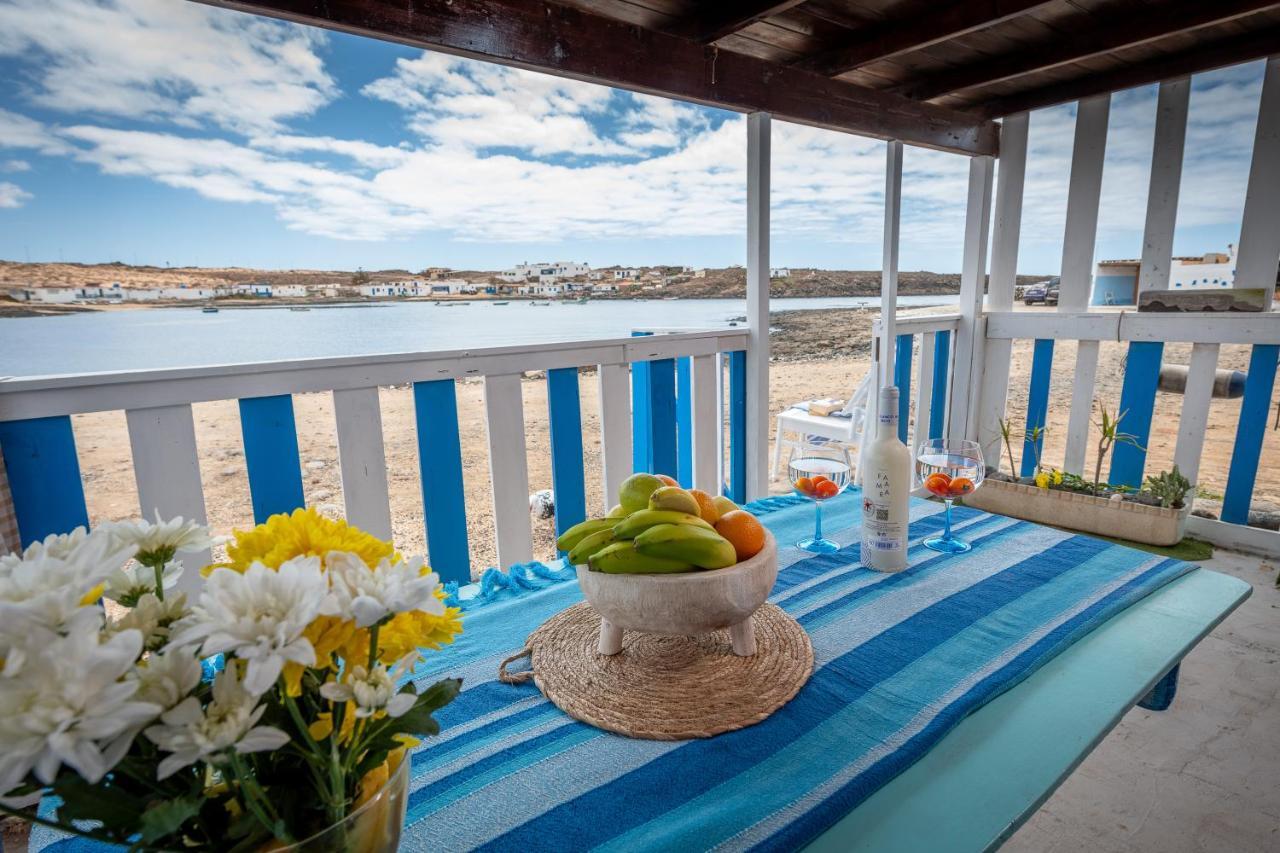 Cabin In Front Of Idyllic Majanicho Beach 외부 사진